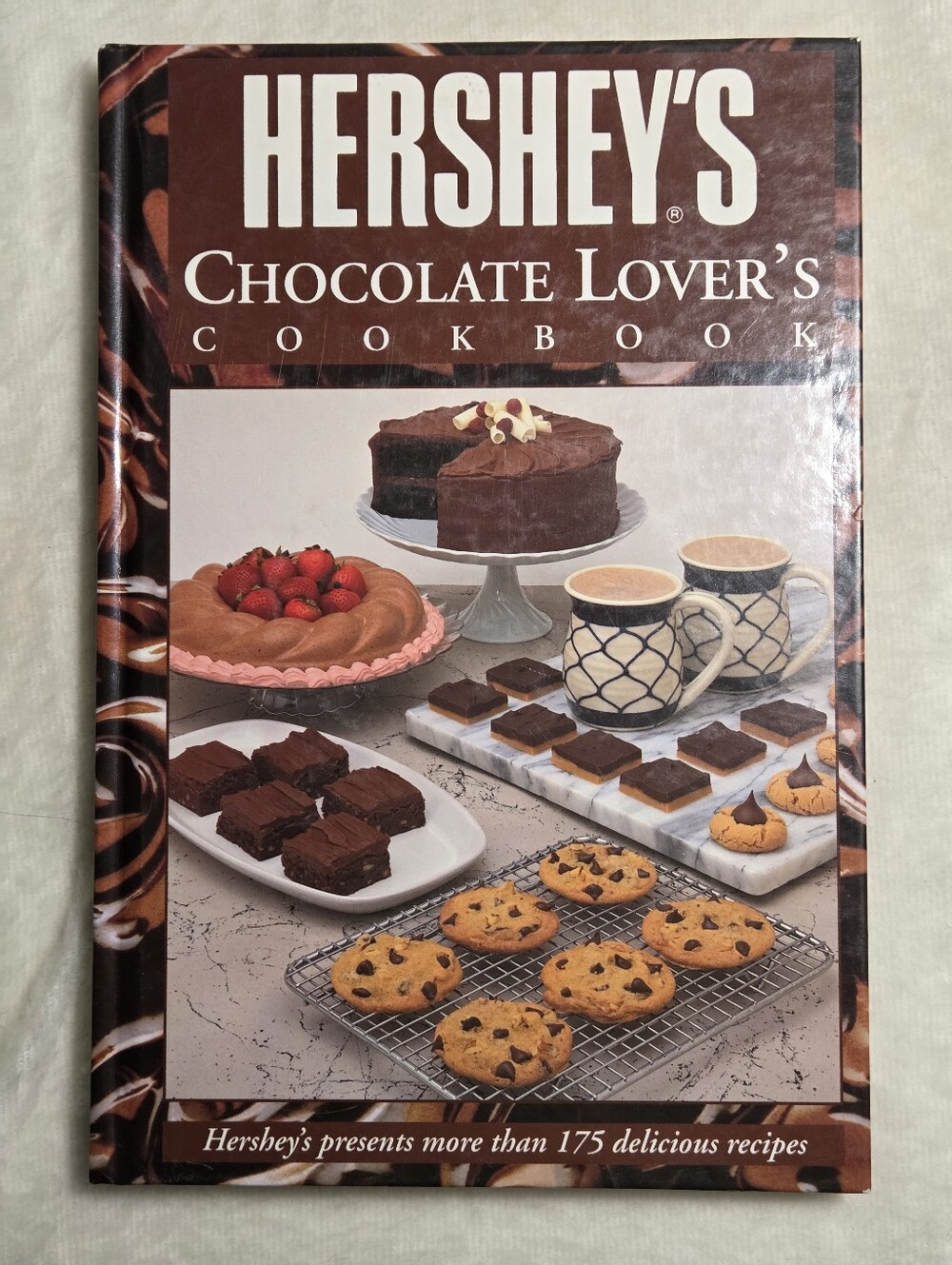 ☀️Hershey's Chocolate Lover's Cookbook More Than 175 Delicious Recipes